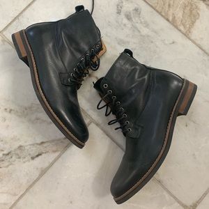 Men’s black chukka boots
